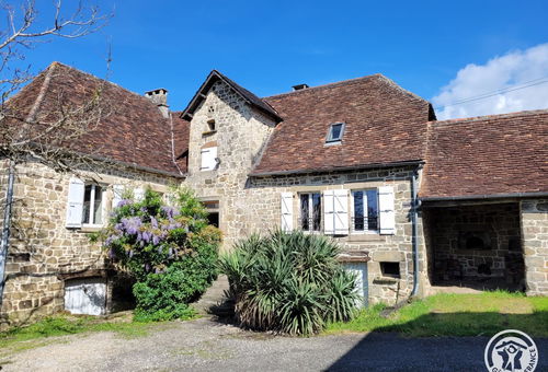 The Gîte is composed of: A large fitted and equipped kitchen, a beautiful...
