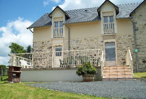 Renovated semi-detached house, not overlooked, quiet, very beautiful view of...