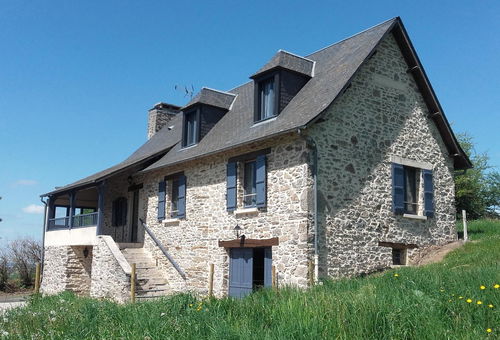 Renovated, spacious and comfortable character cottage awaits you in the heart...