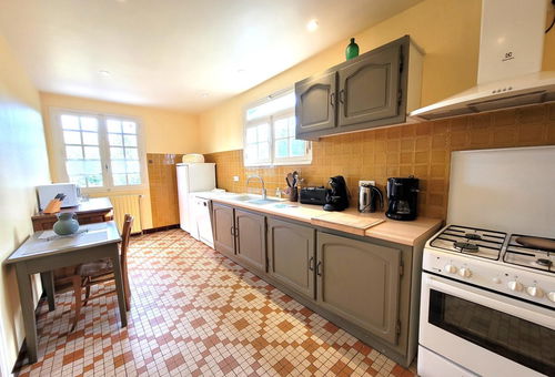 Bienvenue au Gîte chez Annie à Aubazine, un cocon de tranquillité en Corrèze,...