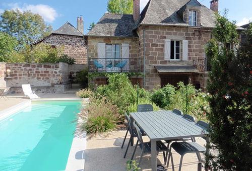 2 large bedrooms: one on the ground floor (1 double bed) with balcony and...