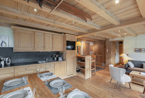 Apartment located in the Altitude 1600 district close to free shuttles, shops...