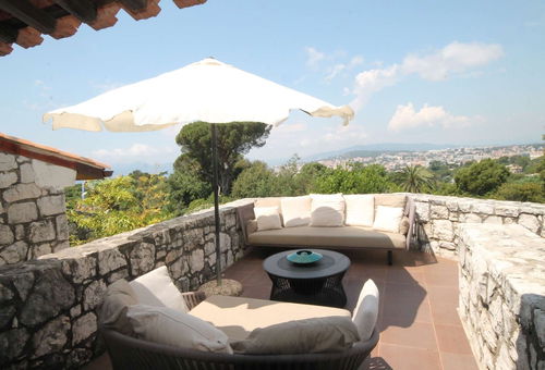 Just 2.4 km from the Croisette and the beaches, you’ll discover a charming...