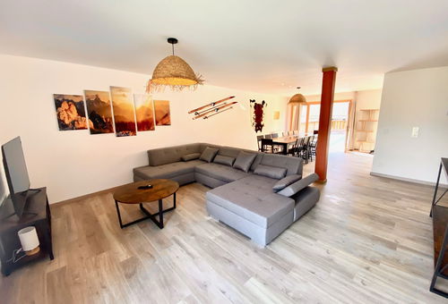 Renoviertes Apartment mit Terrasse für 14 Personen. in Saint-Jean-de-Maurienne