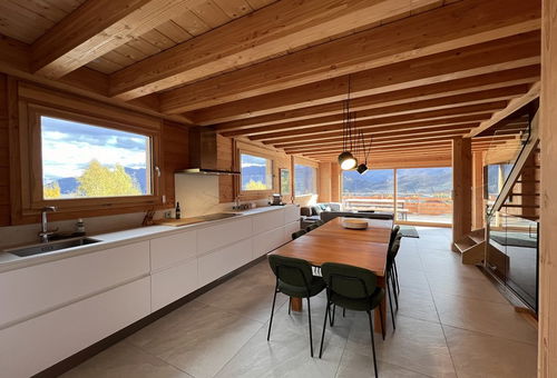The PEAk Lodge chalet is composed of two apartments up to 14 guests each :...