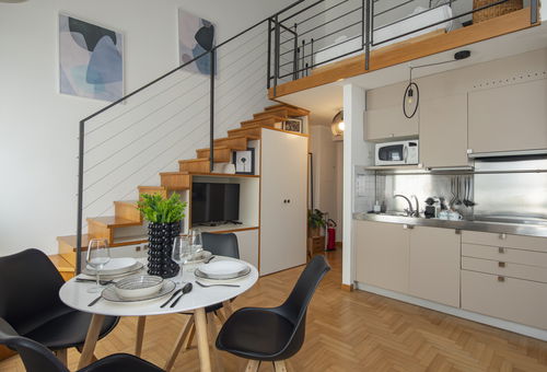 CENTRO Vicolo Fiori - Modern split-level apartment