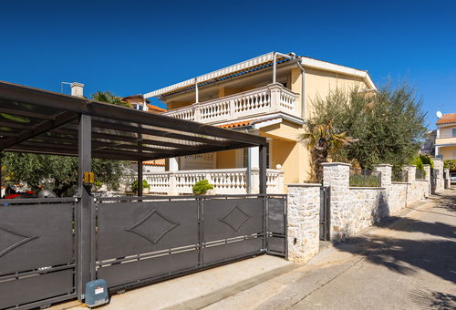 Premium Apartment Hari I