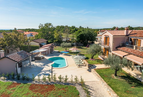 Villa Marijanin vrt with pool in Tinjan, istria