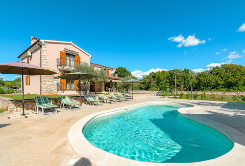 Villa Marijanin vrt with pool in Tinjan, istria