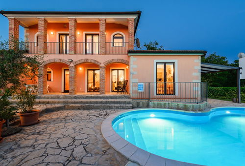 Villa Imagine with heated pool in Visnjan