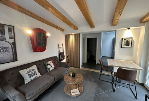 Apartment Urban Black