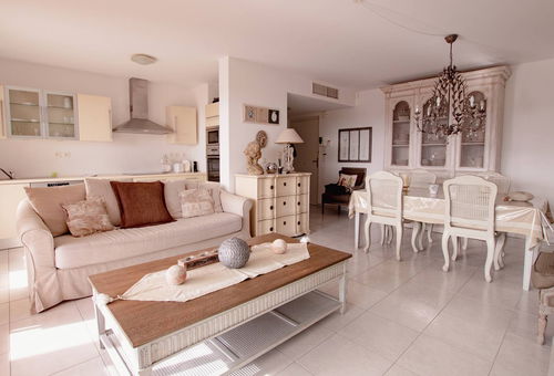 Bel appartement avec vue mer à Mandelieu