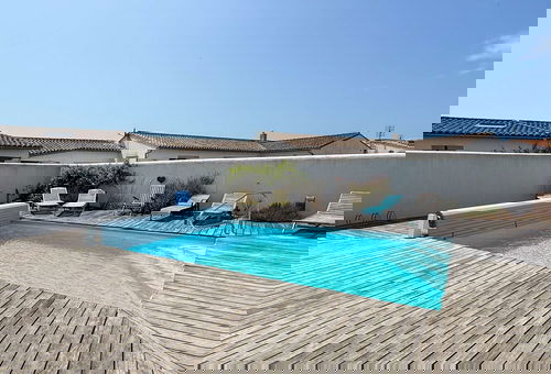 Belle maison familiale avec piscine et parking 