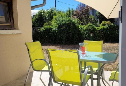 Fernande welcomes you to her Gîte, completely and tastefully restored on the...