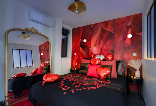 Beige Hospitalité - Ruby - Love Room - Netflix