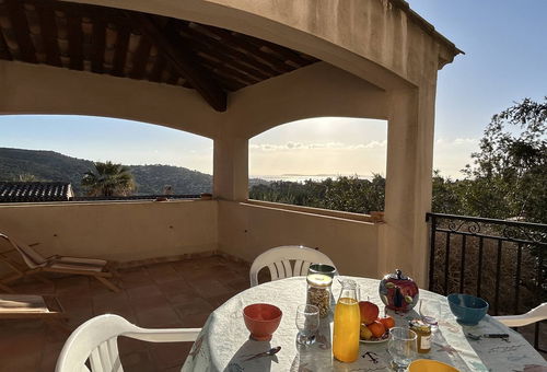 BORMES LES MIMOSAS (83) - VILLAGE Detached house - approximately 90 m² -...