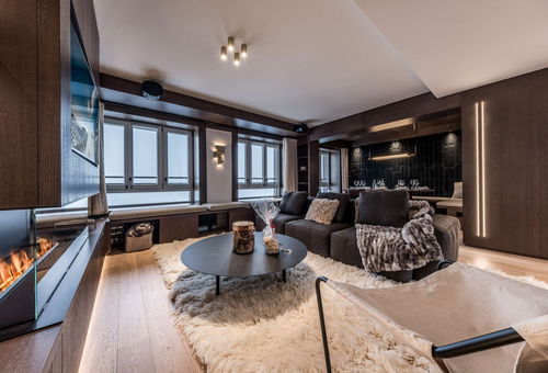 Completely refurbished duplex flat, modern and cosy...
Located at the...
