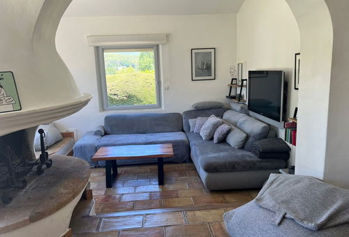 A haven of peace nestled among the pines...
Just 6 km from the charming...