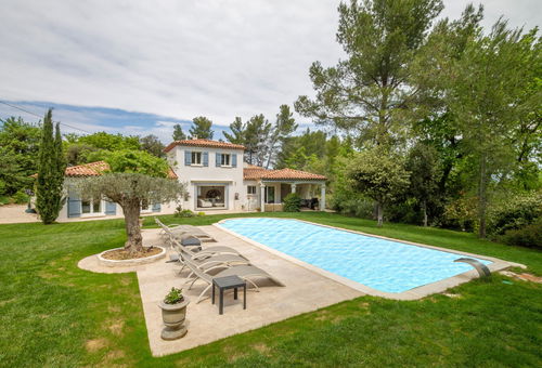 Mas des Ecureuils (8p) with pool in Provence