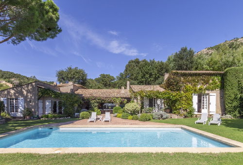 La Pierre (9p) with pool in charmful Grimaud