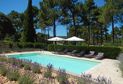 Les lauriers (6p) with pool in Vaucluse