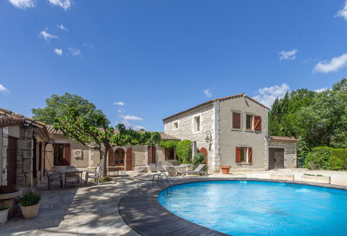 Lou Recate (12p) with pool in French Provence