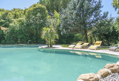 Mas Jullian (12p) with pool in Graveson - Provence