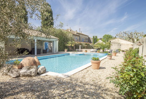 Mas de Laurette (10p) with pool in Provence