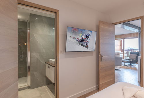 Alpe d&#39;Huez - JEUX district: The Les 2 Anges A102 apartment is located...