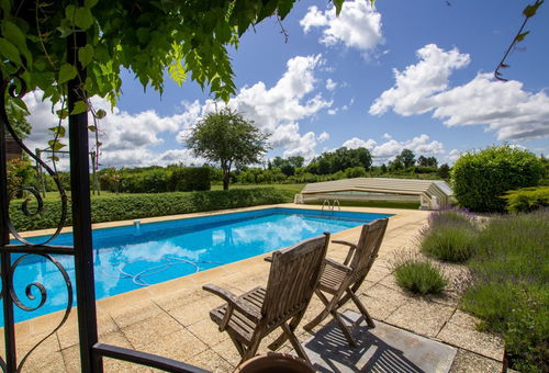 Surplombant la Vallée de la vézère, pour de douces vacances au bord de la...