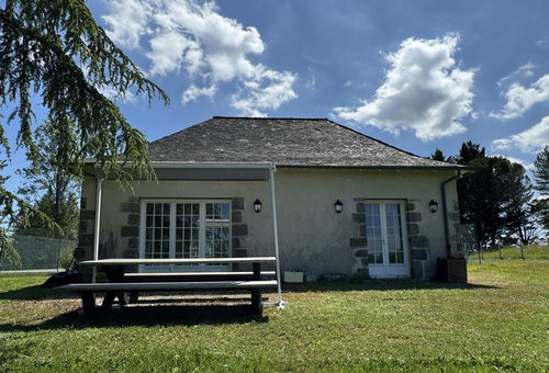 Le gîte "Tennis", idéalement situé près de la maison du propriétaire, offre...