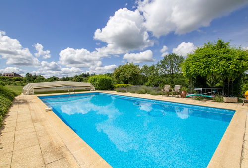 Surplombant la Vallée de la vézère, pour de douces vacances au bord de la...