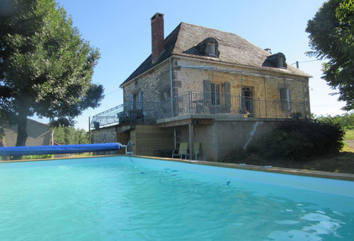 Jolie demeure familiale au Sud de la Corrèze avec vue dominante sur la...