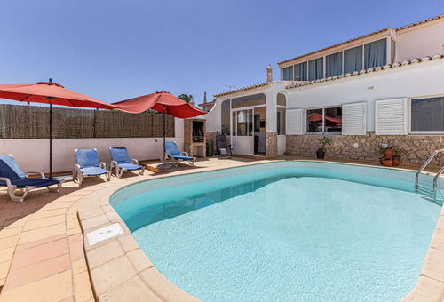 Chilling in Lagos: Location | Pool | BBQ | Friends 