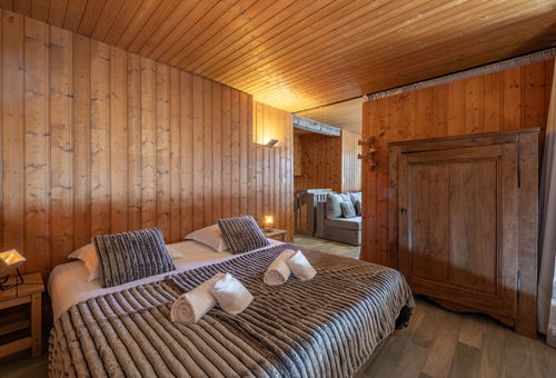 Argentiere - Les Iles Charming family chalet of 150m² which can accommodate...