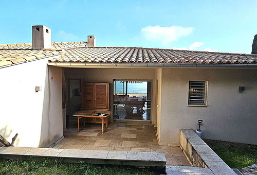 Ideally located in the Marina di Fiori estate, with access to the Sporting...