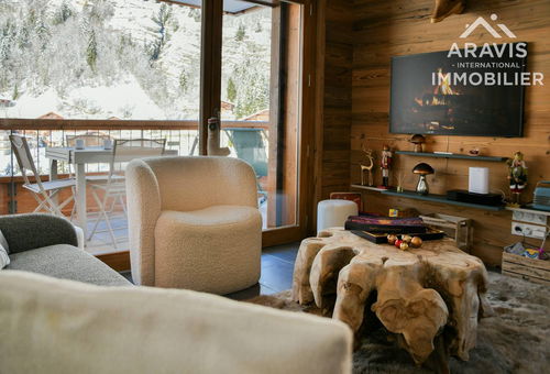 Just steps from the slopes, this apartment combines modern comfort with...
