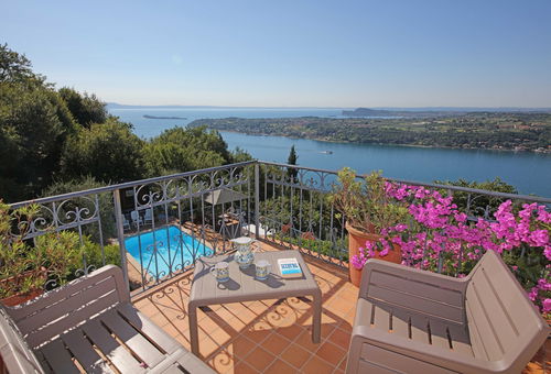 Casale Massina ATTICO AGATA By Bookinggardalake