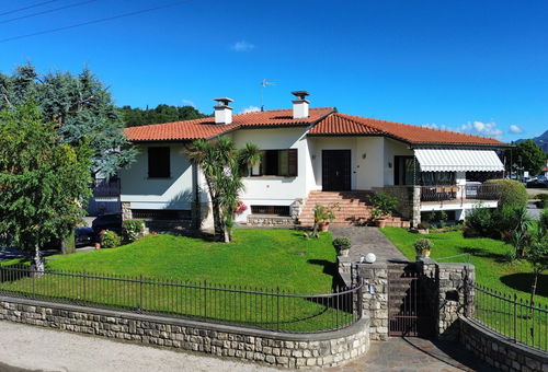 Villa Fiorita a Puegnago By Bookinggardalake