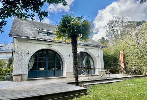 Exceptional villa near the beach - 6 bedrooms - sleeps 14 -...