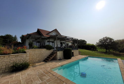 Gîte with private swimming pool in the South West of Corrèze for holidays...
