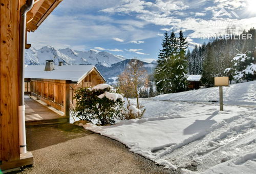 Bienvenue au chalet Les Bottes Rouges ! Vue montagne, salon avec cheminée et...