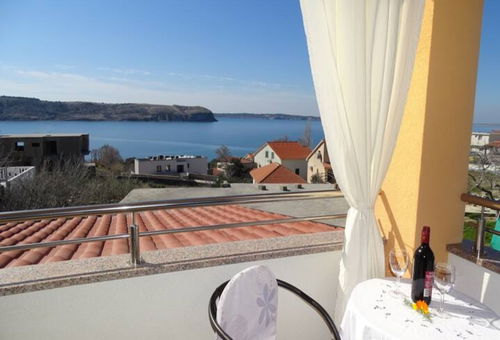 Apartment 3 bedroom Ražanac