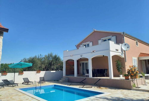 Villa 4 bedroom Benkovac