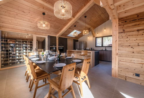 CHAMONIX - Les Tines Superb chalet of 150m², which can accommodate up to 10...