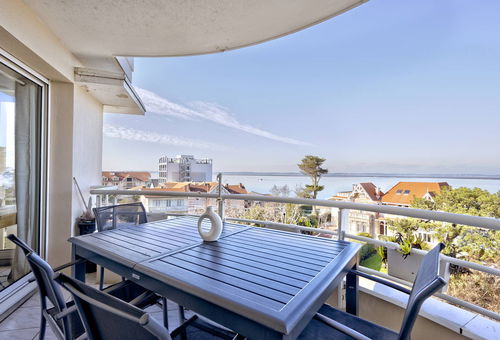Located on the 5th floor out of 6 of a secure residence with elevator, this...