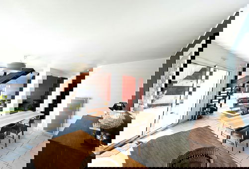 Nur einen Steinwurf vom Meer entfernt und in einer ruhigen Gegend gelegen,...