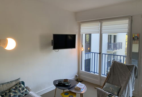 Quiet studio near the Royal/Casino district