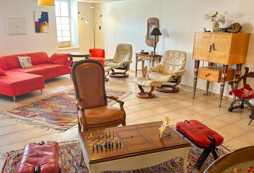 Superb villa in the heart of the village