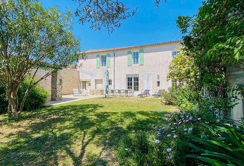 Grande maison traditionnelle Rhétaise ancienne